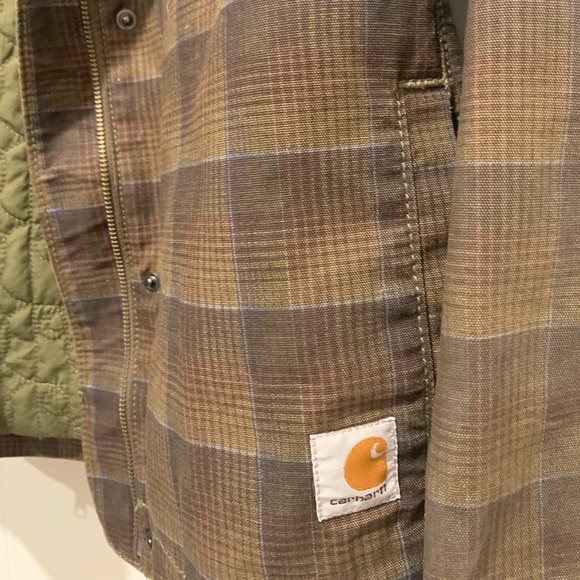 Womens green hooded carhartt jacket - Picture 2 of 5